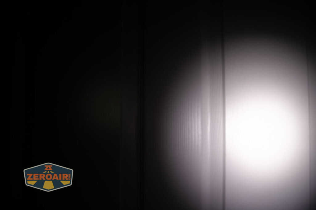 Zebralight SC600w IV Plus HI flashlight beamshots on door (at 1') compared to nichia 219b 4500K