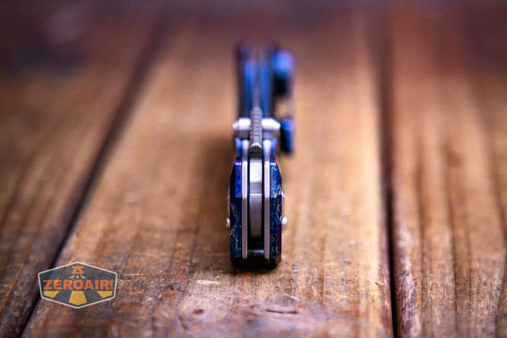 Kansept Eaglestrike knife pivot end view