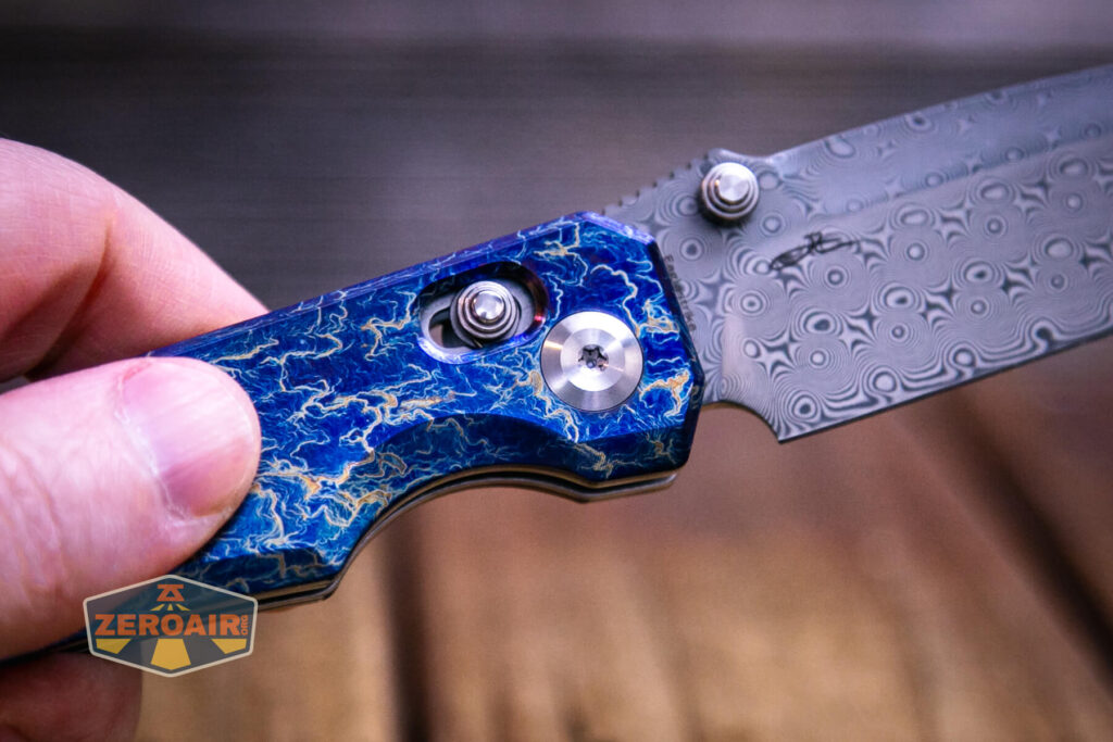 Kansept Eaglestrike knife crossbar lock view and pivot