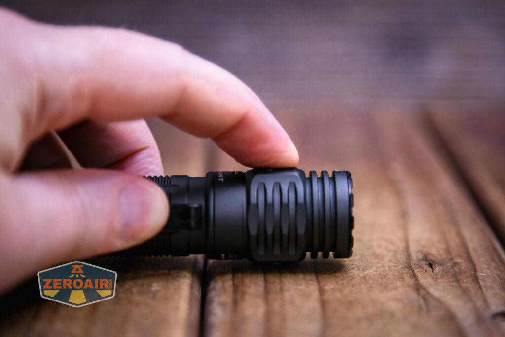 Skilhunt M200 V4 Nichia 519a flashlight e-switch actuation