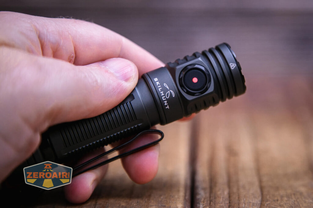 Skilhunt M200 V4 Nichia 519a flashlight e-switch indicating in red