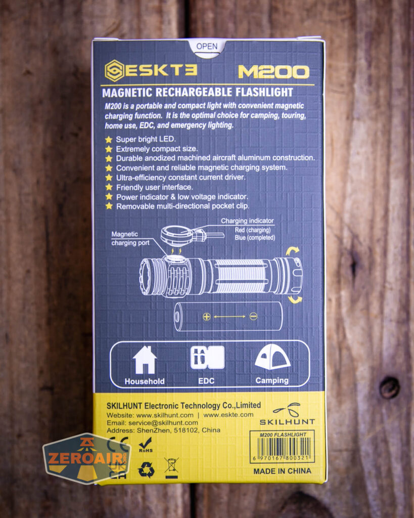 Skilhunt M200 V4 flashlight box