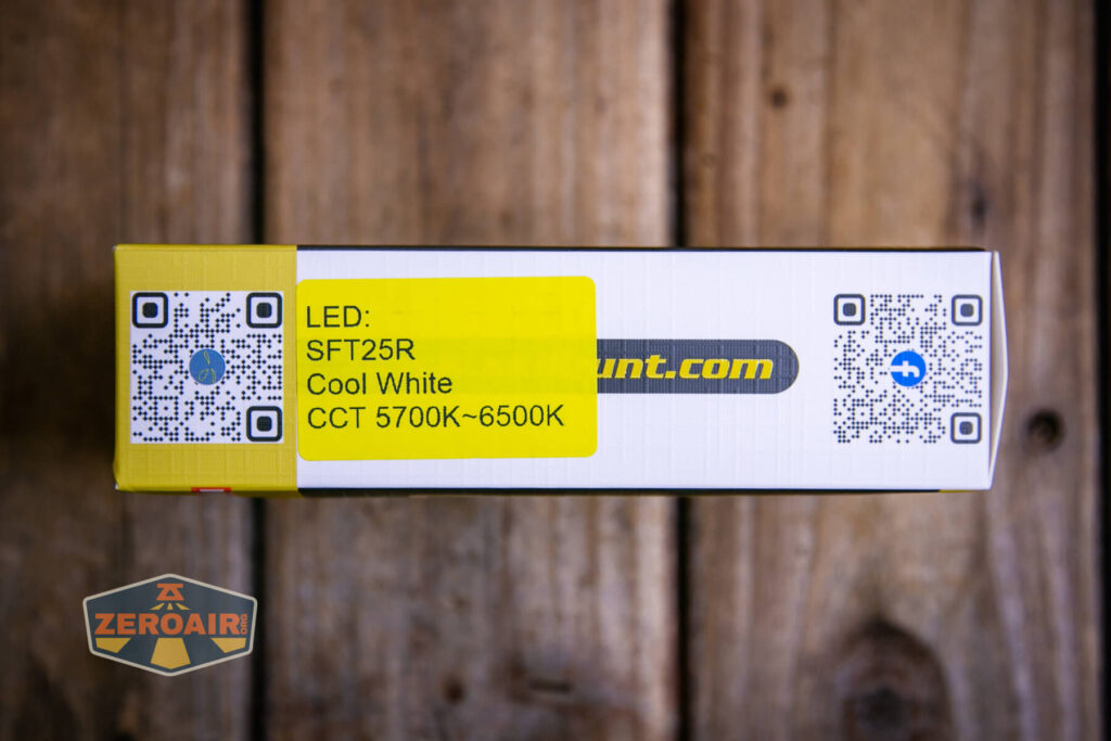 Skilhunt M200 V4 flashlight box