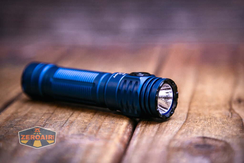 Skilhunt M200 V4 flashlight reflector view