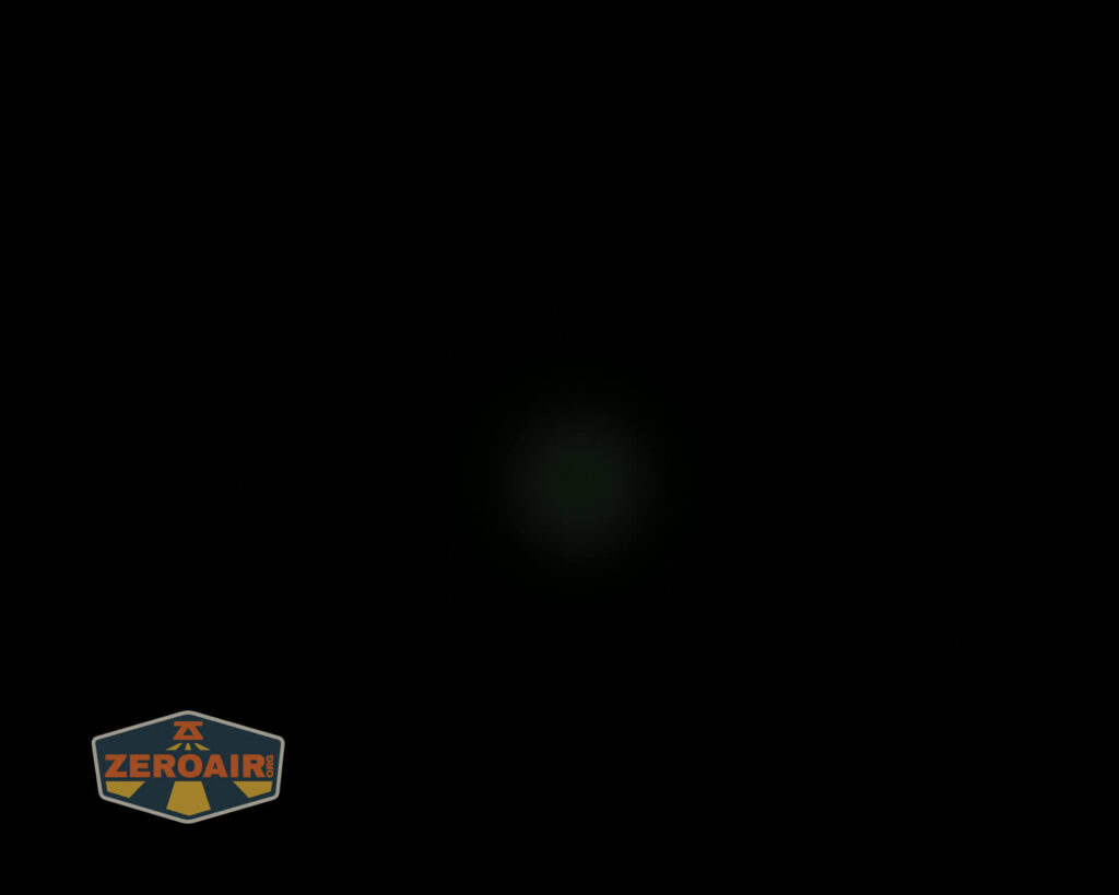 Skilhunt M200 V4 flashlight beamshots on ceiling