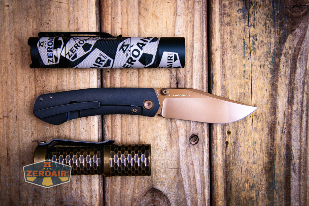 Vosteed Vallhund knife with two standard sized flashlights