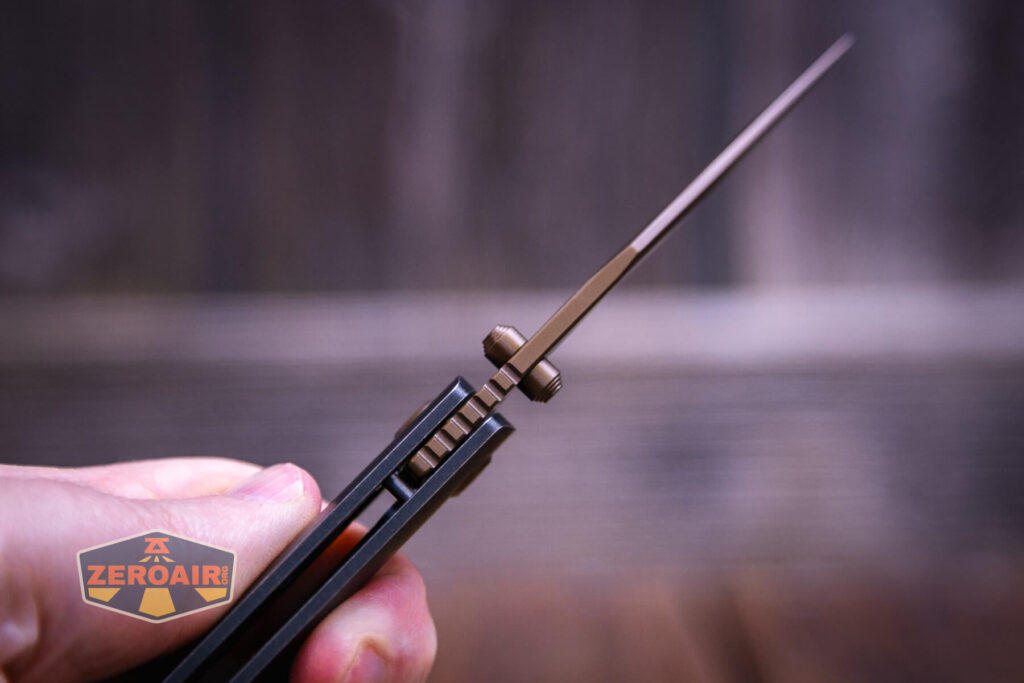 Vosteed Vallhund knife double thumbstud