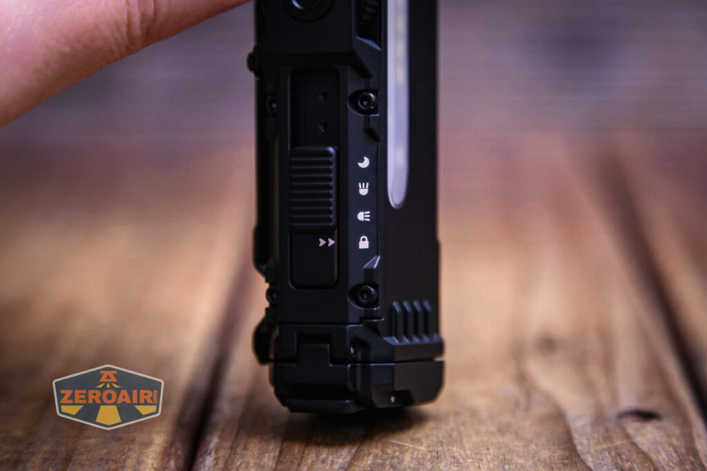 Wuben X4 flashlight mode selector