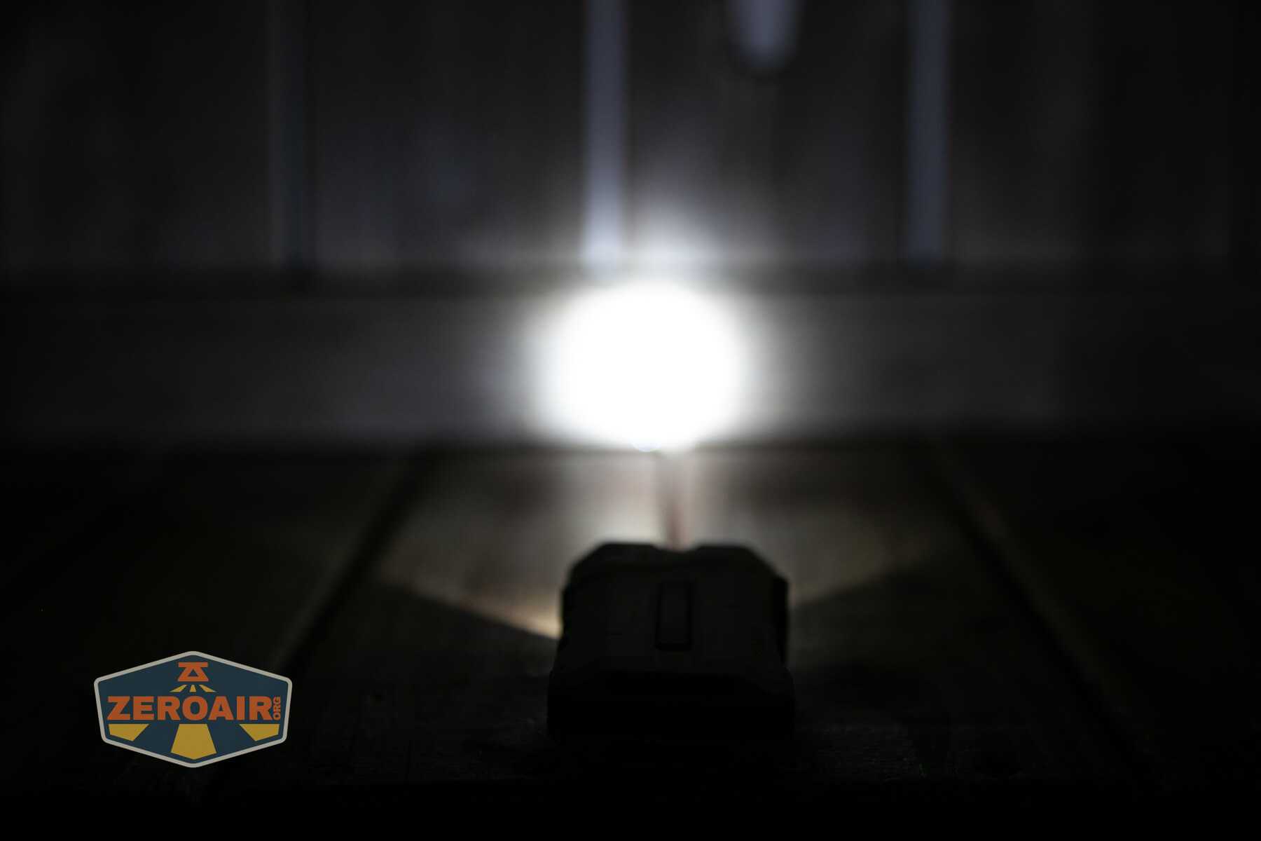 LoopGear SK-05 Pro MAO flashlight white emitters on