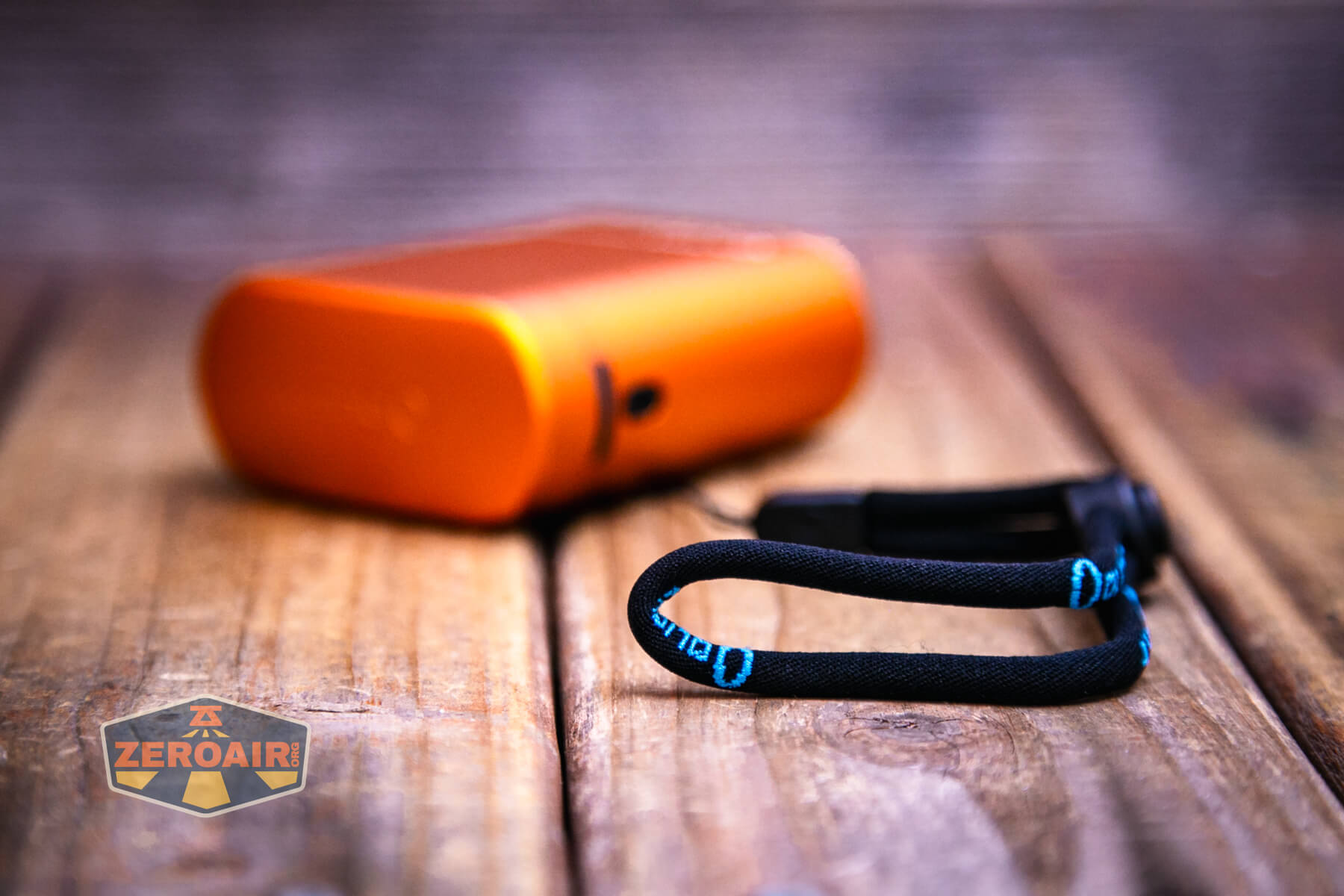 Olight Baton 4 Premium flashlight lanyard on case