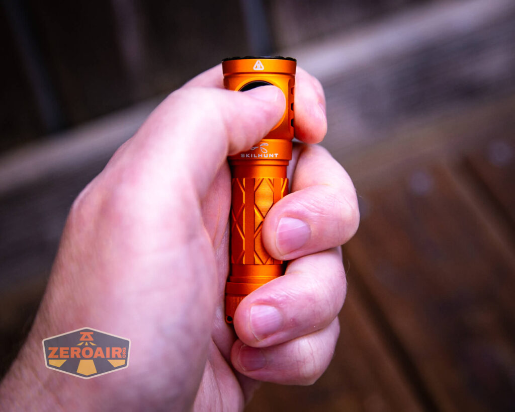 Skilhunt EC150 Nichia 519a flashlight in hand