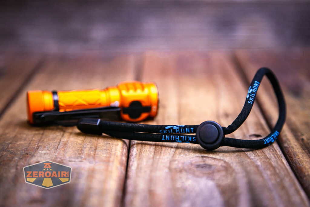 Skilhunt EC150 Nichia 519a flashlight lanyard installed