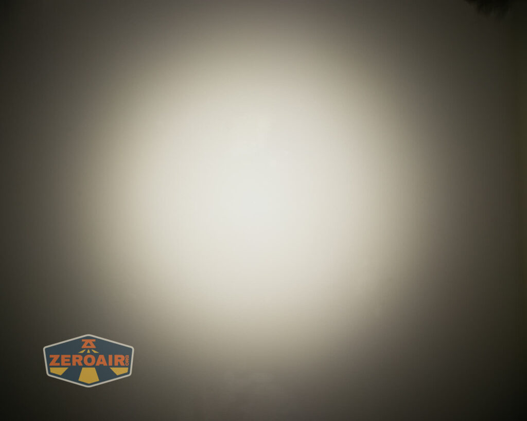 Skilhunt EC150 Nichia 519a flashlight beamshots on door