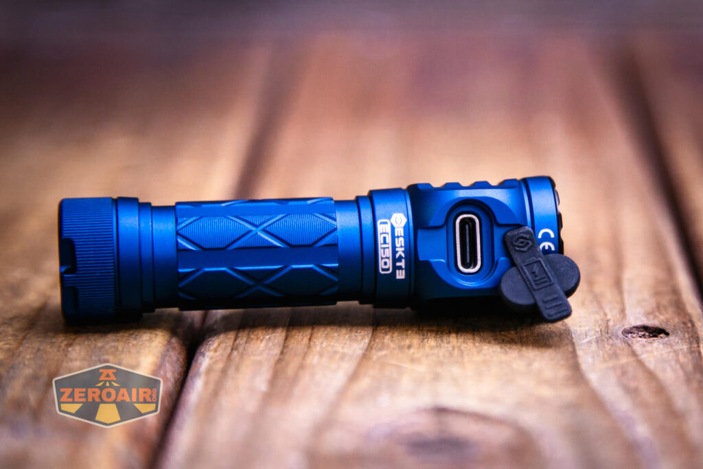 Skilhunt EC150 Luminus SFT25R flashlight charging port