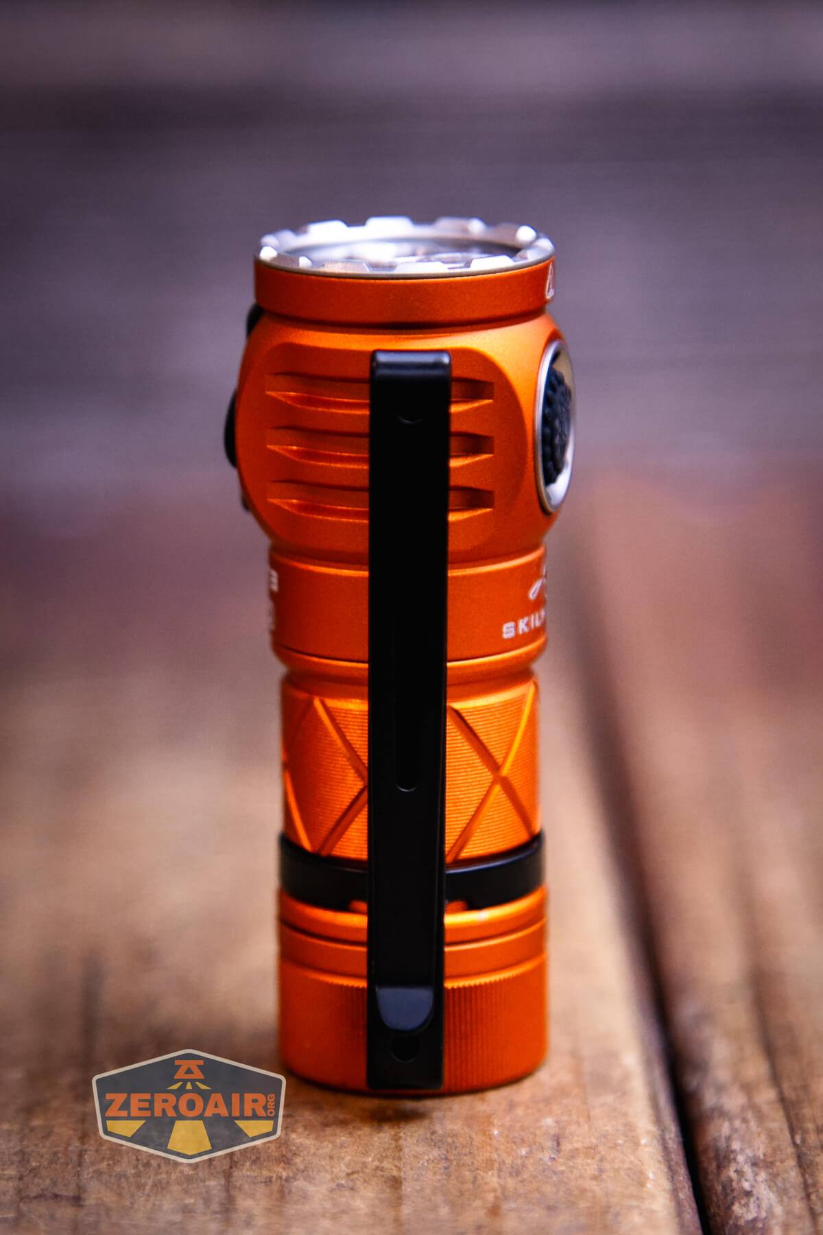 Skilhunt EC200S Mini EDC flashlight showing all sides