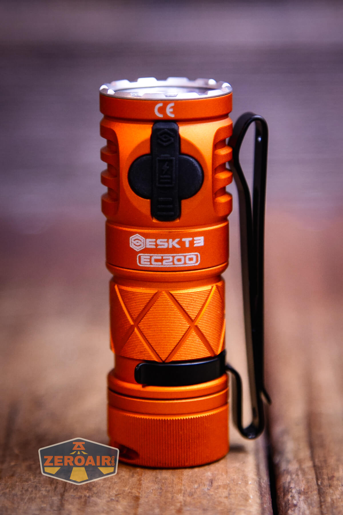 Skilhunt EC200S Mini EDC flashlight showing all sides