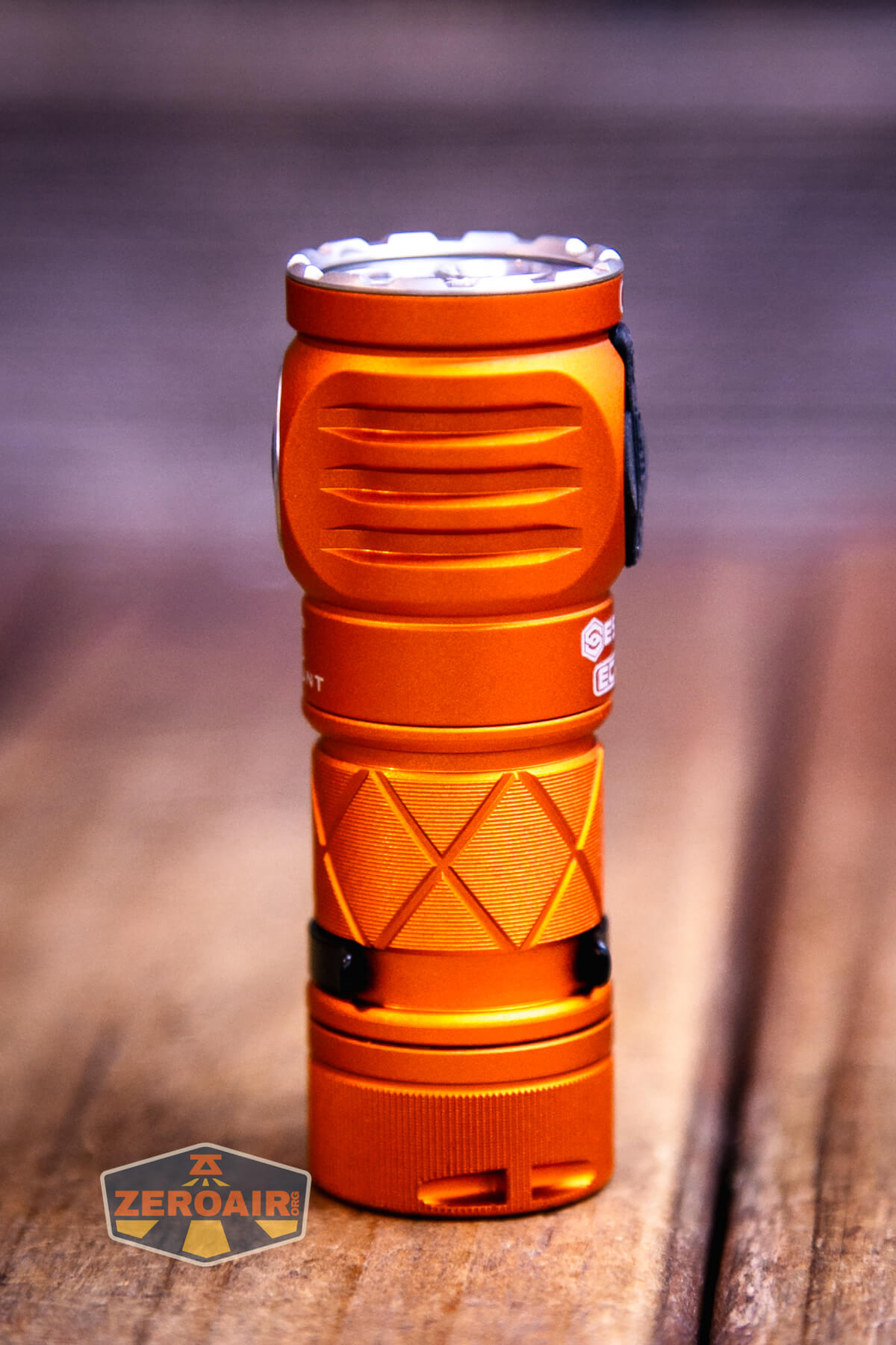 Skilhunt EC200S Mini EDC flashlight showing all sides