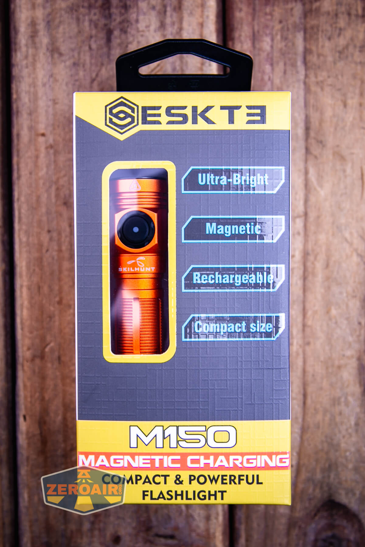 Skilhunt M150v4 Nichia 519a box