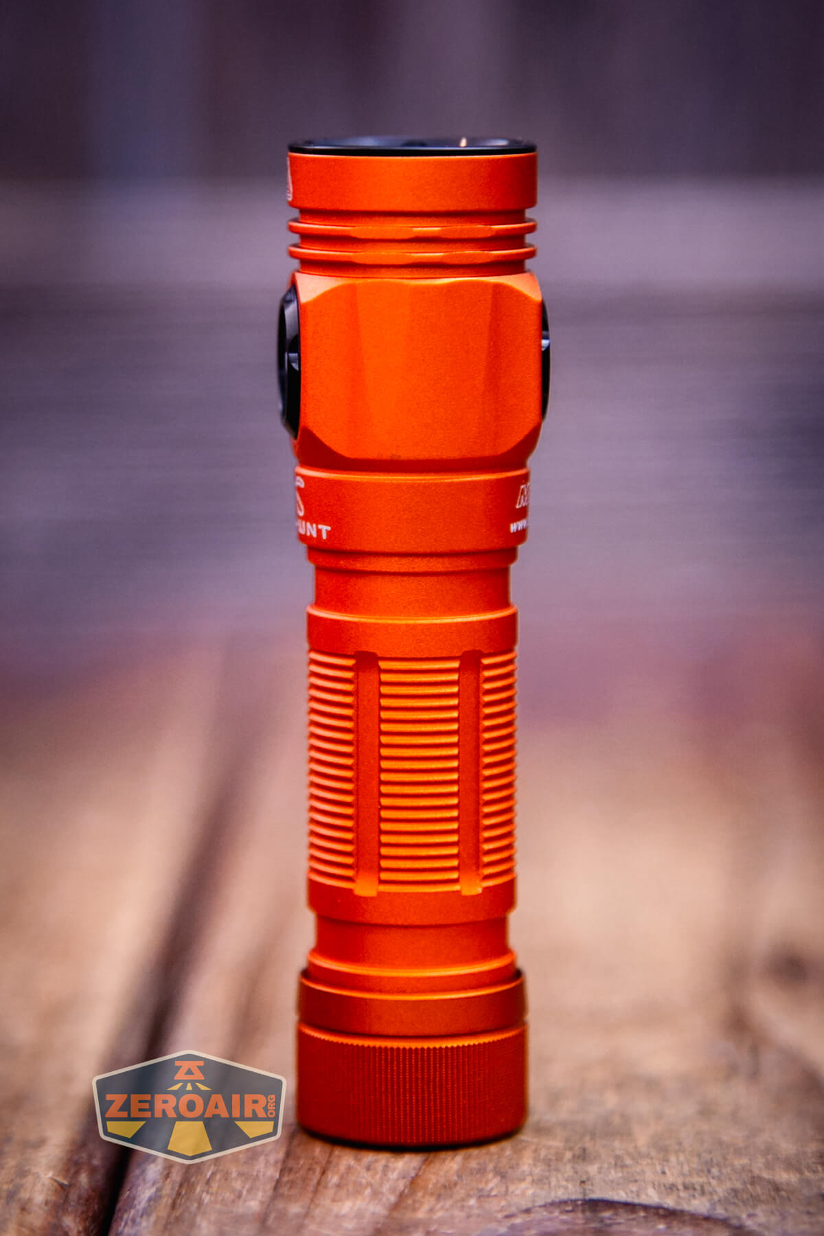 Skilhunt M150v4 Nichia 519a showing all sides