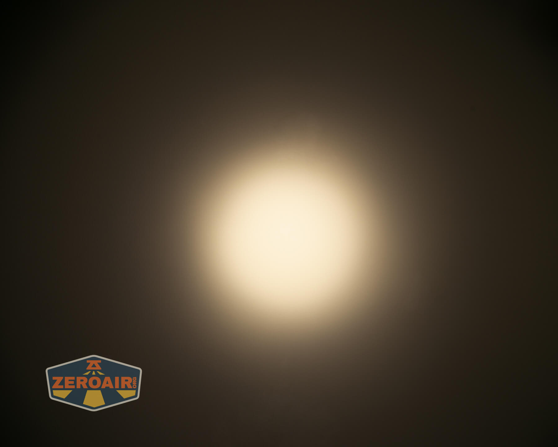 Skilhunt M150v4 Nichia 519a beamshots on ceiling