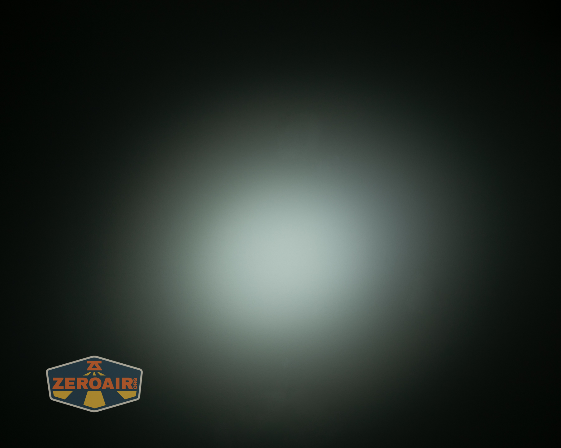 Wurkkos HD03 clip flashlight beamshots on ceiling