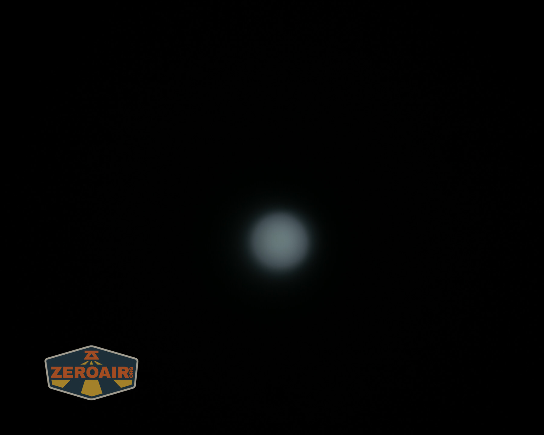 Wurkkos TS15 mini thrower flashlight beamshots on ceiling