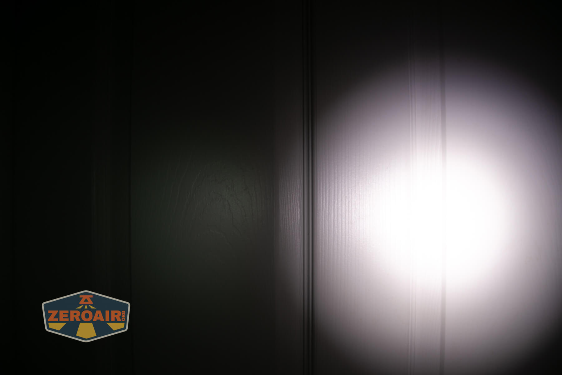 Acebeam Keylite 500 keychain flashlight beamshots on door (at 1') compared to nichia 219b 4500K