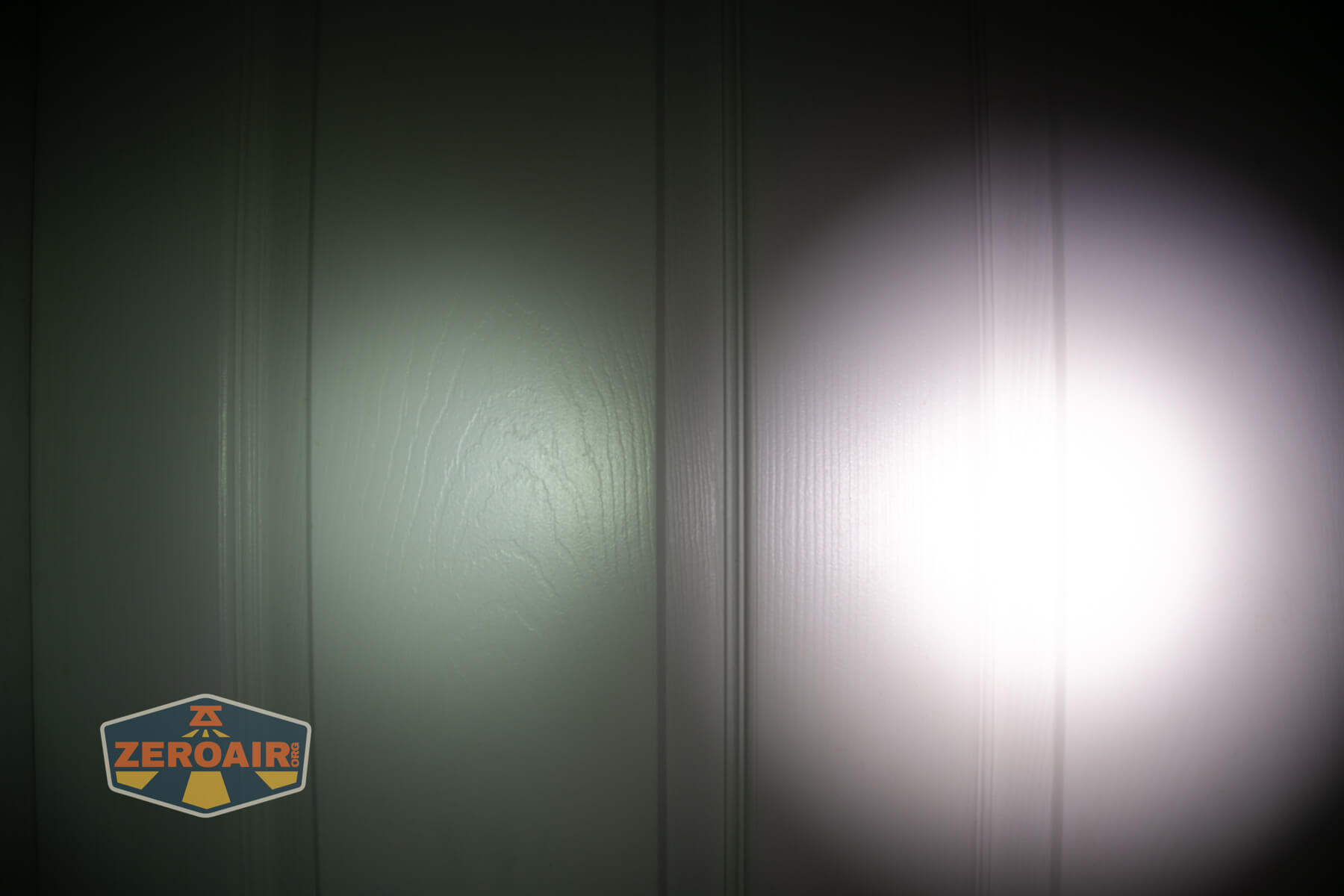 Acebeam Keylite 500 keychain flashlight beamshots on door (at 1') compared to nichia 219b 4500K