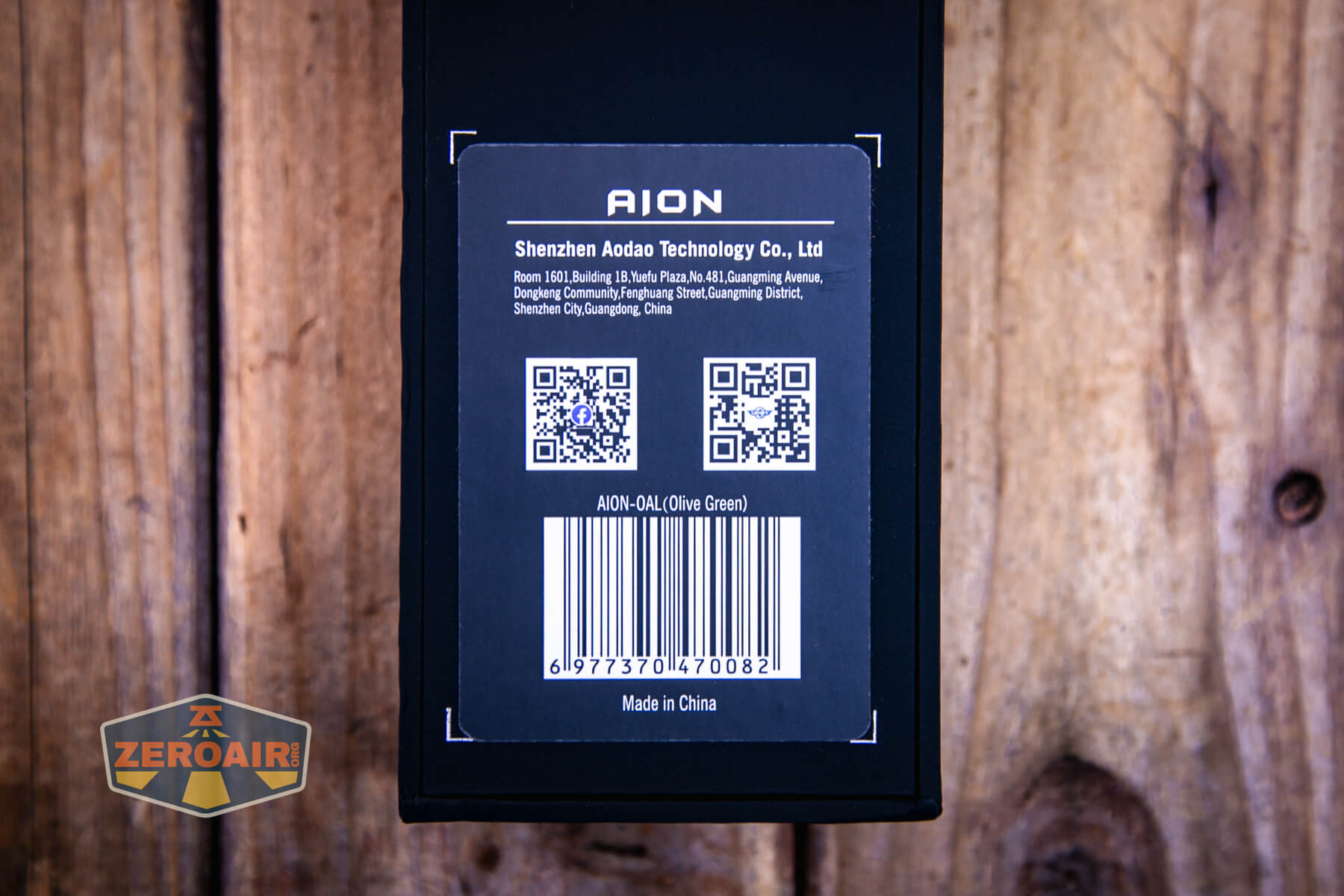 Olight Aion Gentleman's folding knife box