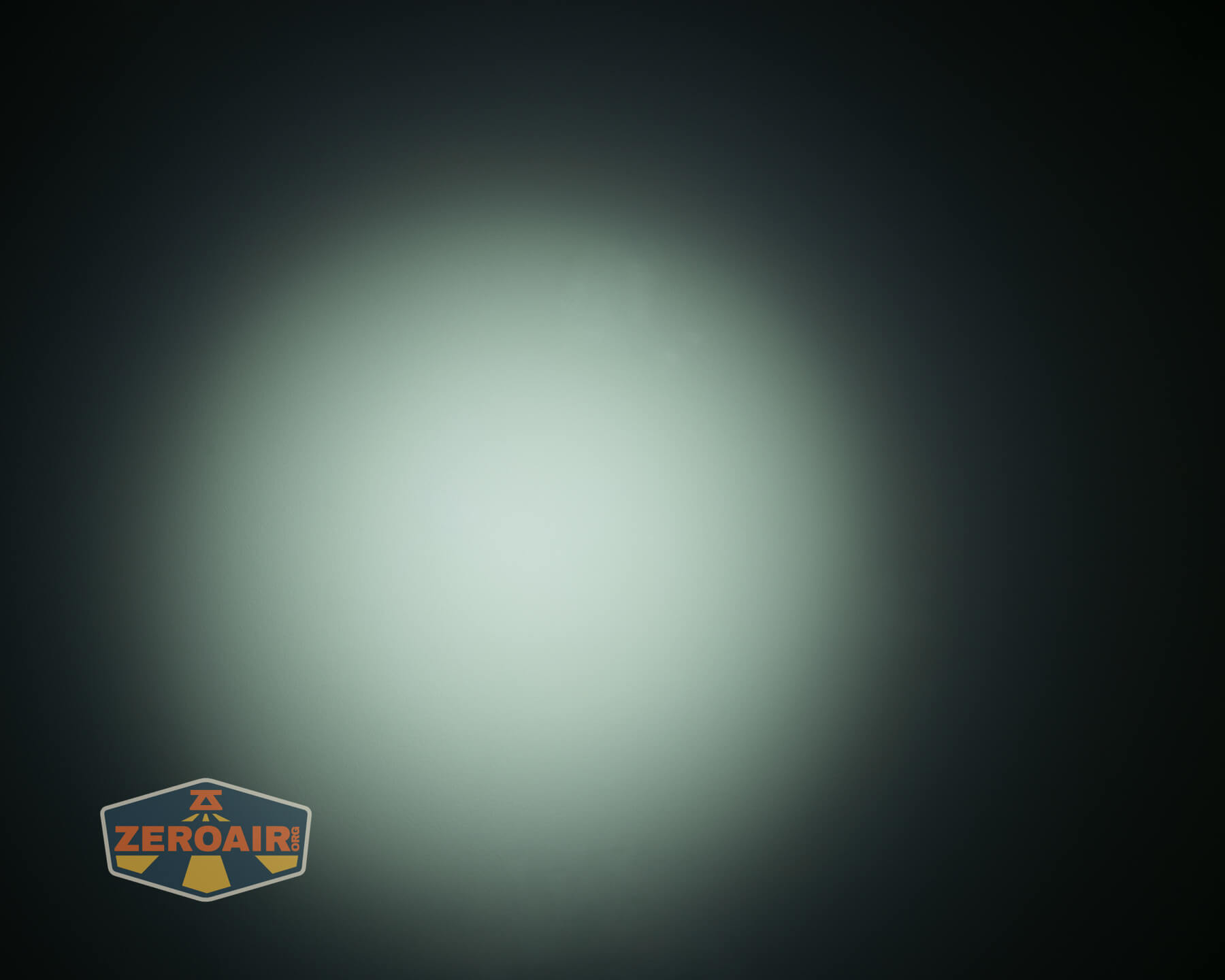 Speras U1 multi-function clip light beamshots on ceiling