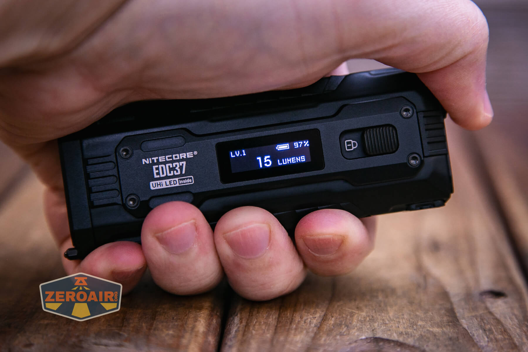 Nitecore EDC37 Flat EDC flashlight oled display in use