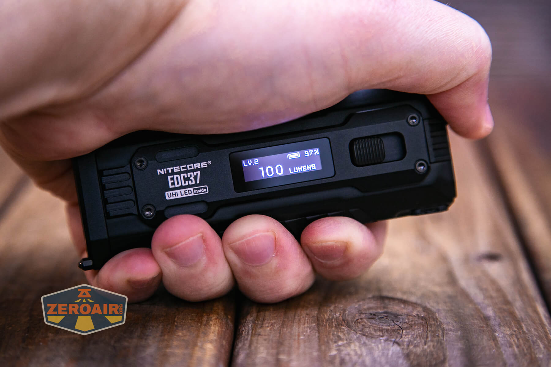 Nitecore EDC37 Flat EDC flashlight oled display in use