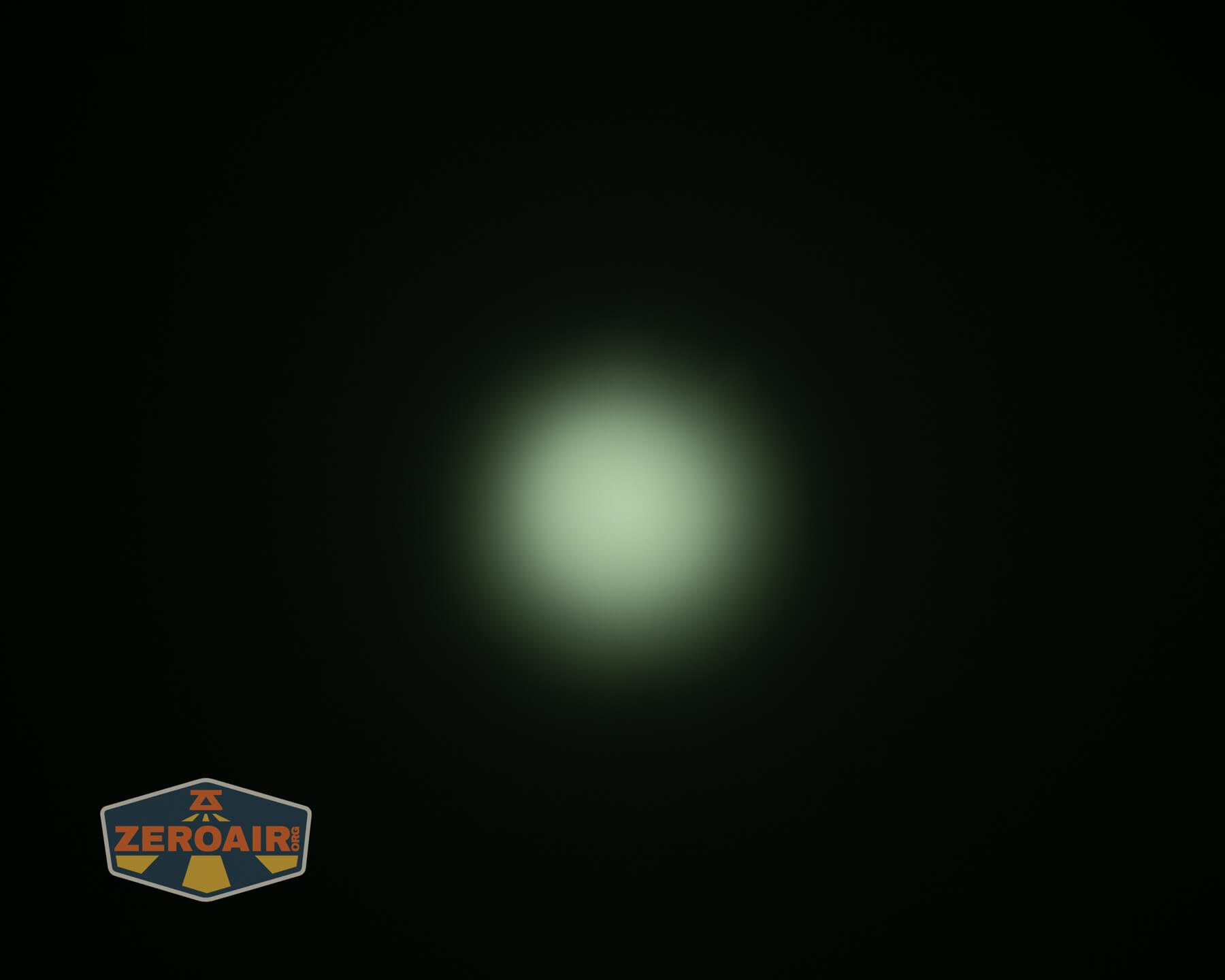 Nitecore EDC37 Flat EDC flashlight beamshots on ceiling