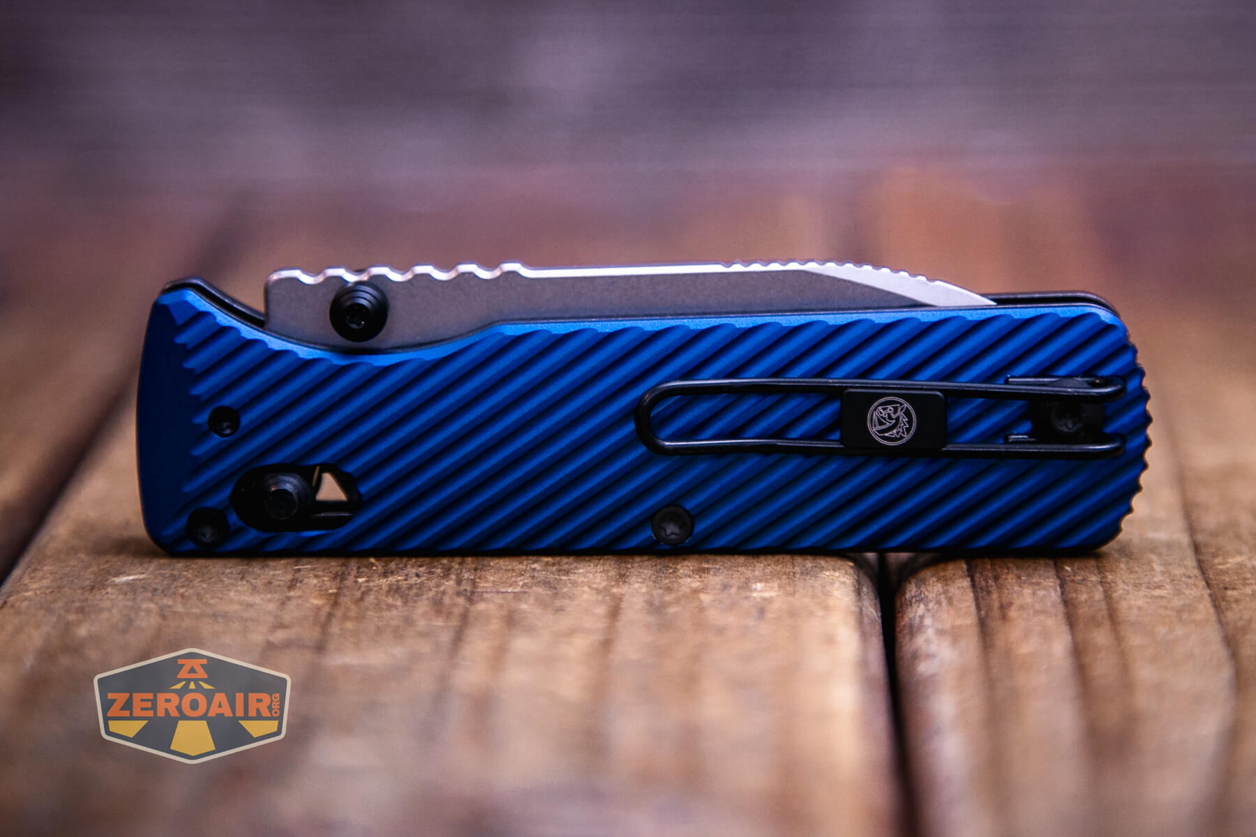 Vosteed Vombat Crossbar lock knife clip side view