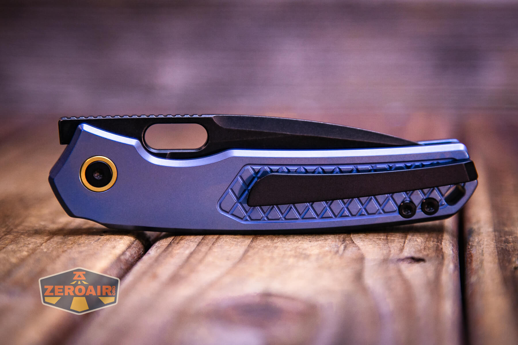 Vosteed Psyop Elmax blade knife closed, clip side view