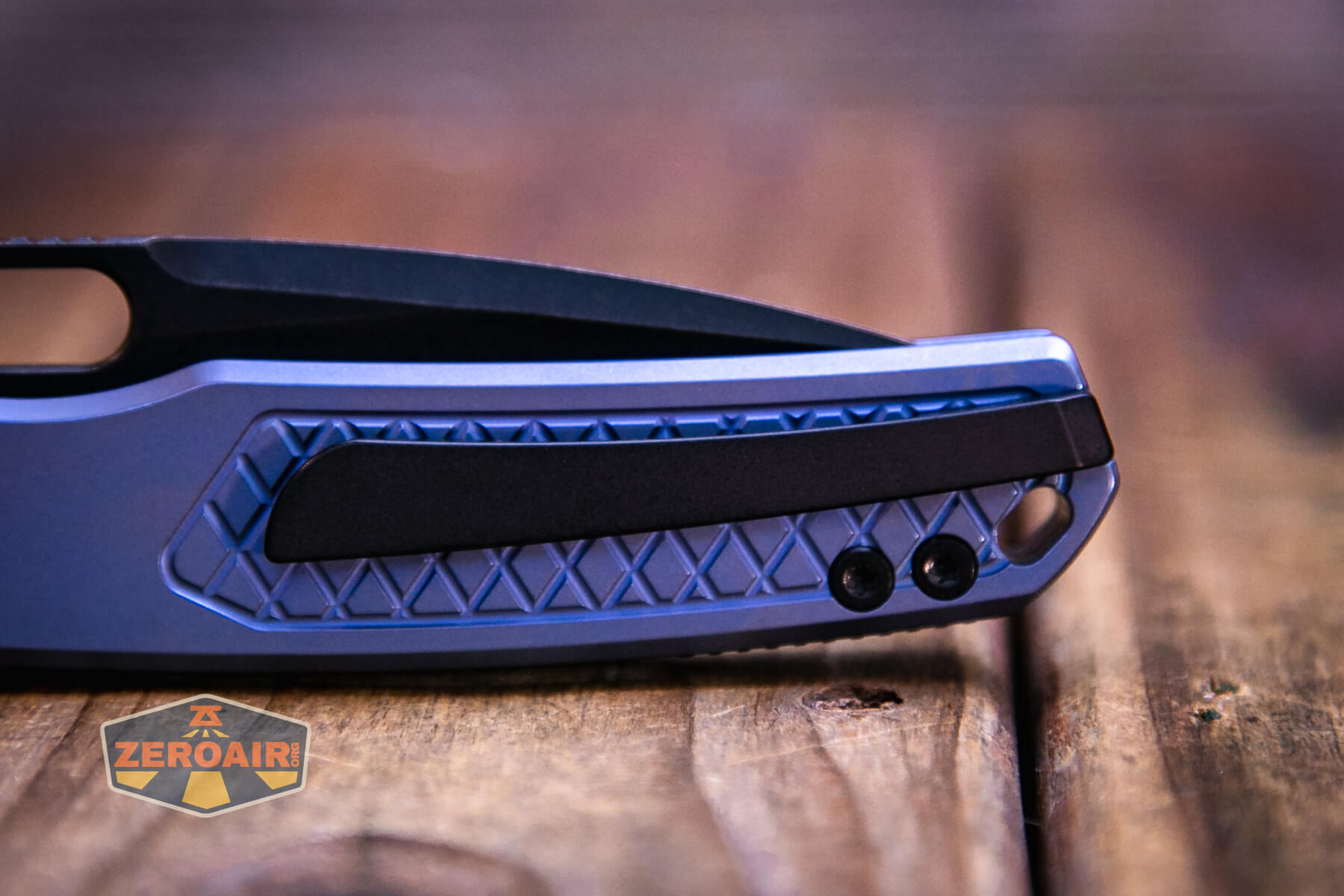 Vosteed Psyop Elmax blade knife closed, clip side view