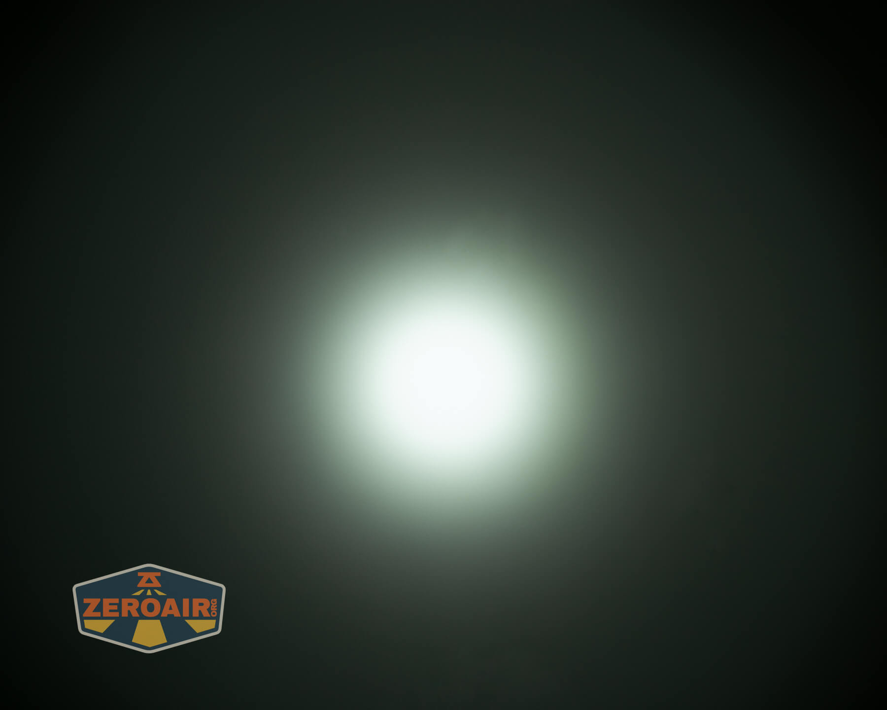 Wuben X1Pro Flashlight beamshots on ceiling