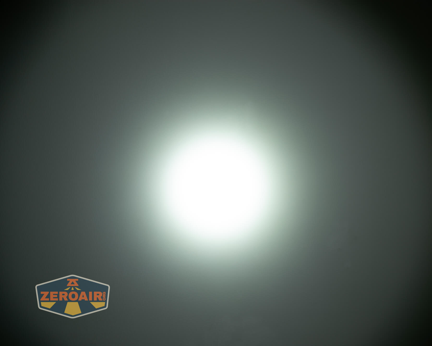 Wuben X1Pro Flashlight beamshots on ceiling