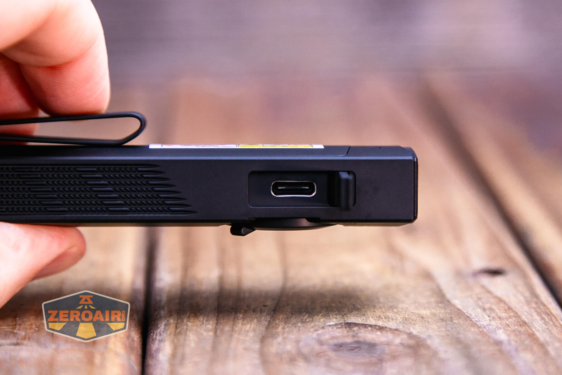 Olight ArkPro Matte Black cool white usb-c charging port