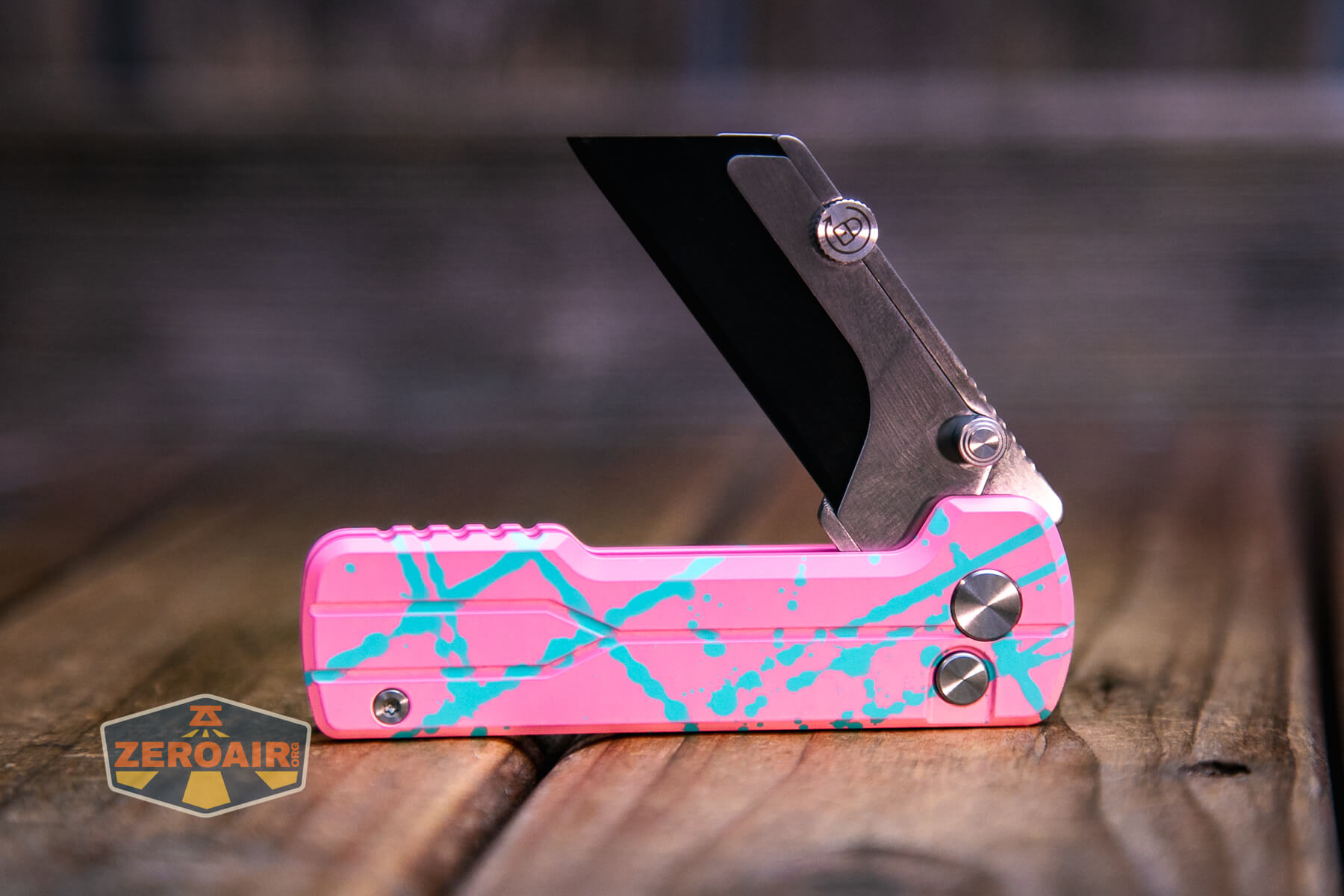 Oknife U1 Ultra Zombie Pink utility knife half open