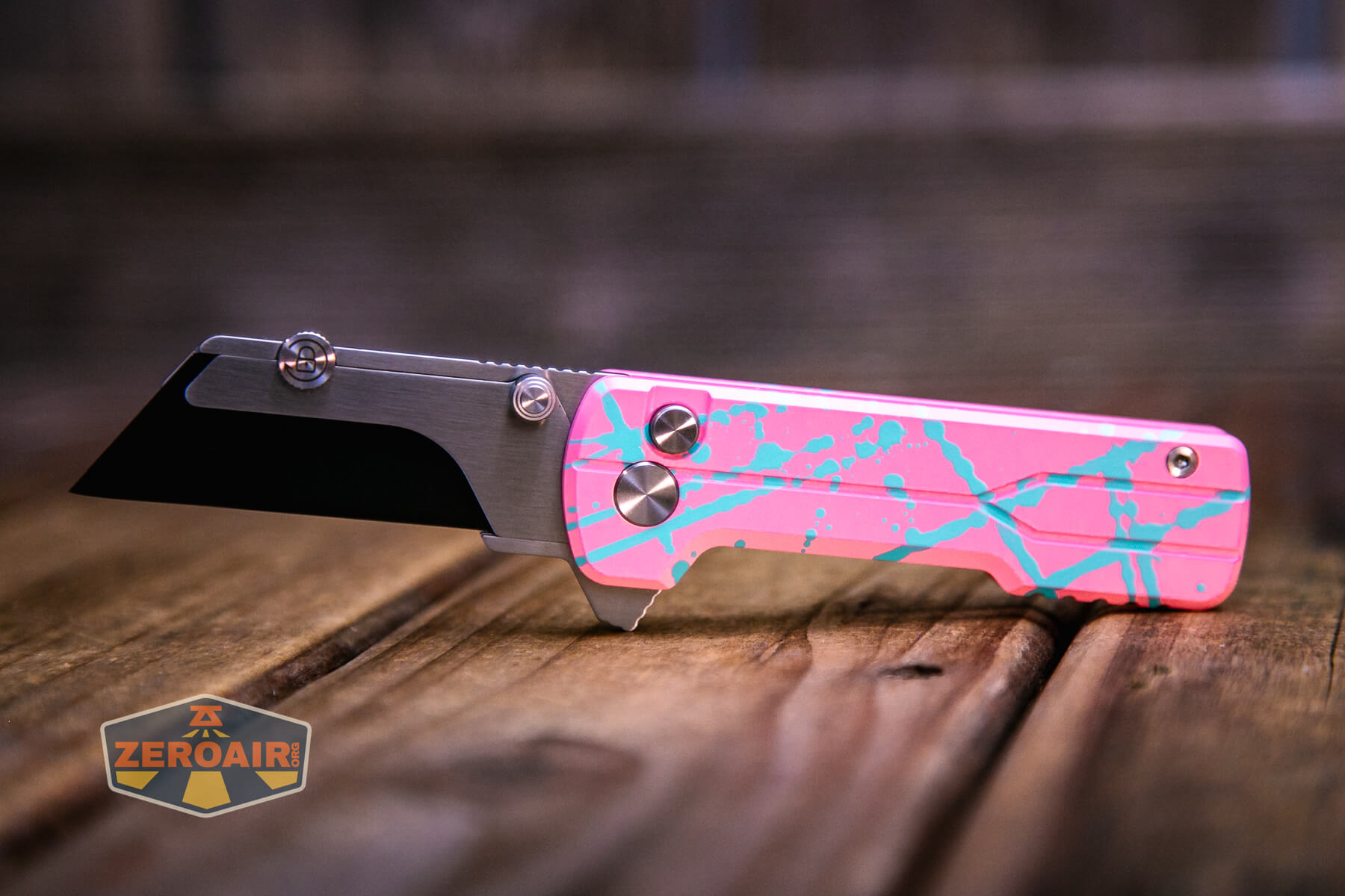 Oknife U1 Ultra Zombie Pink utility knife fully open nonclip-side