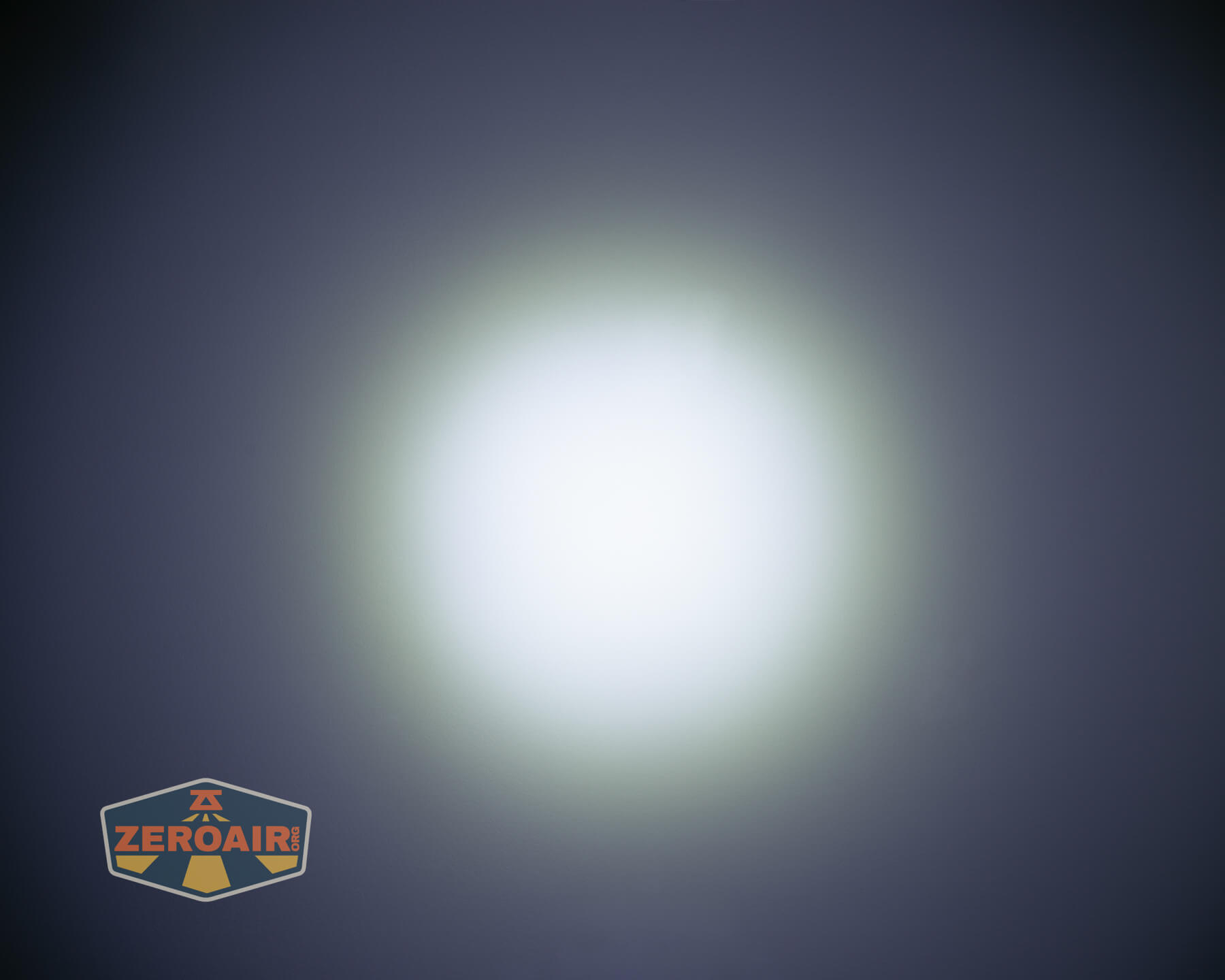 Ripshine EL1 14500 flashlight beamshots on ceiling