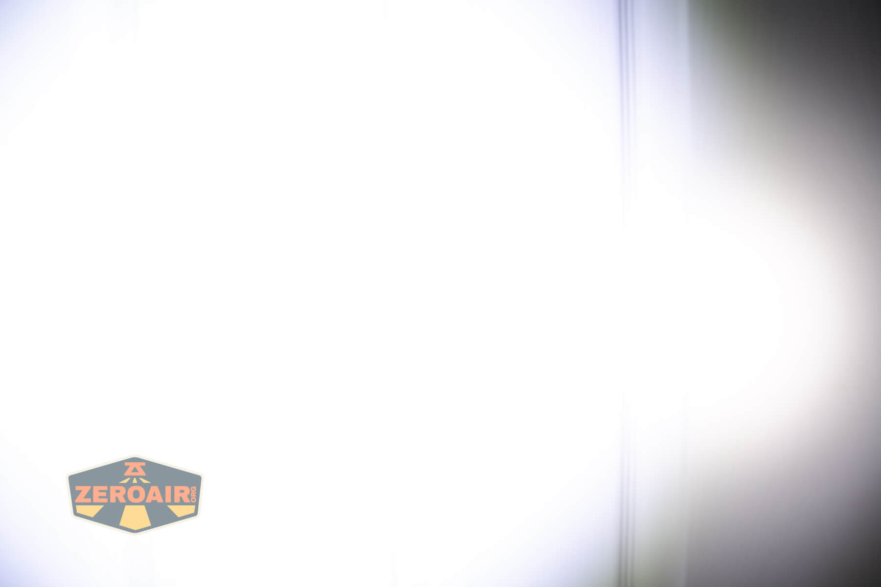 Ripshine EL1 14500 flashlight beamshots on door compared to nichia 219b