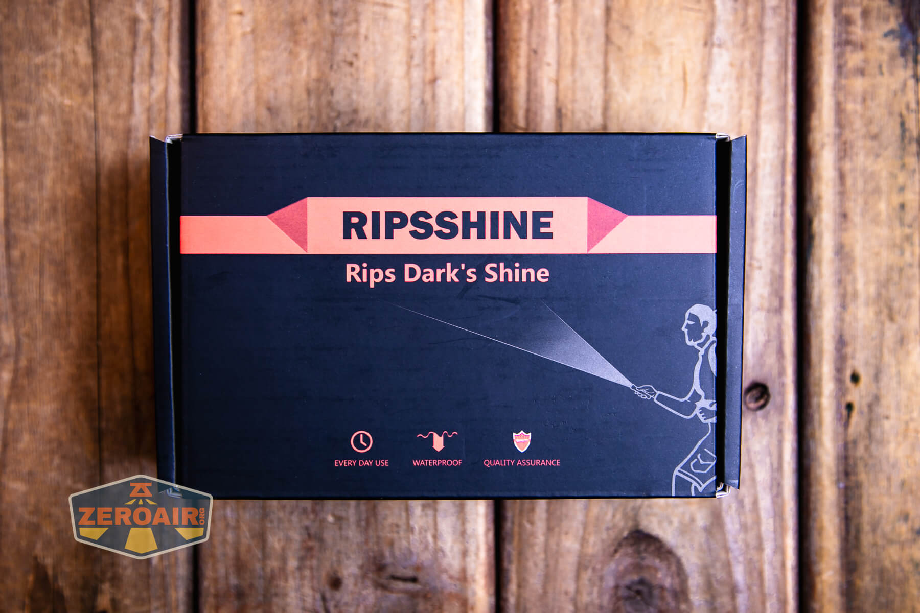 Ripsshine OF1 flashlight box