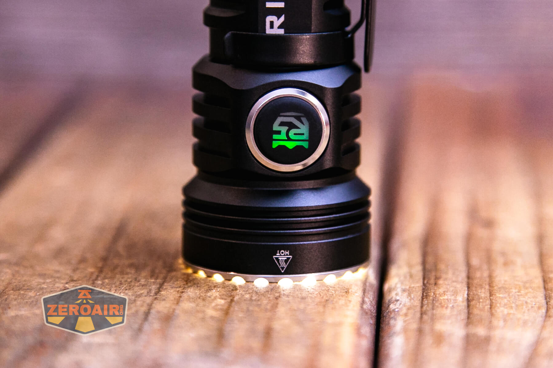 Ripsshine OF1 flashlight toothy bezel