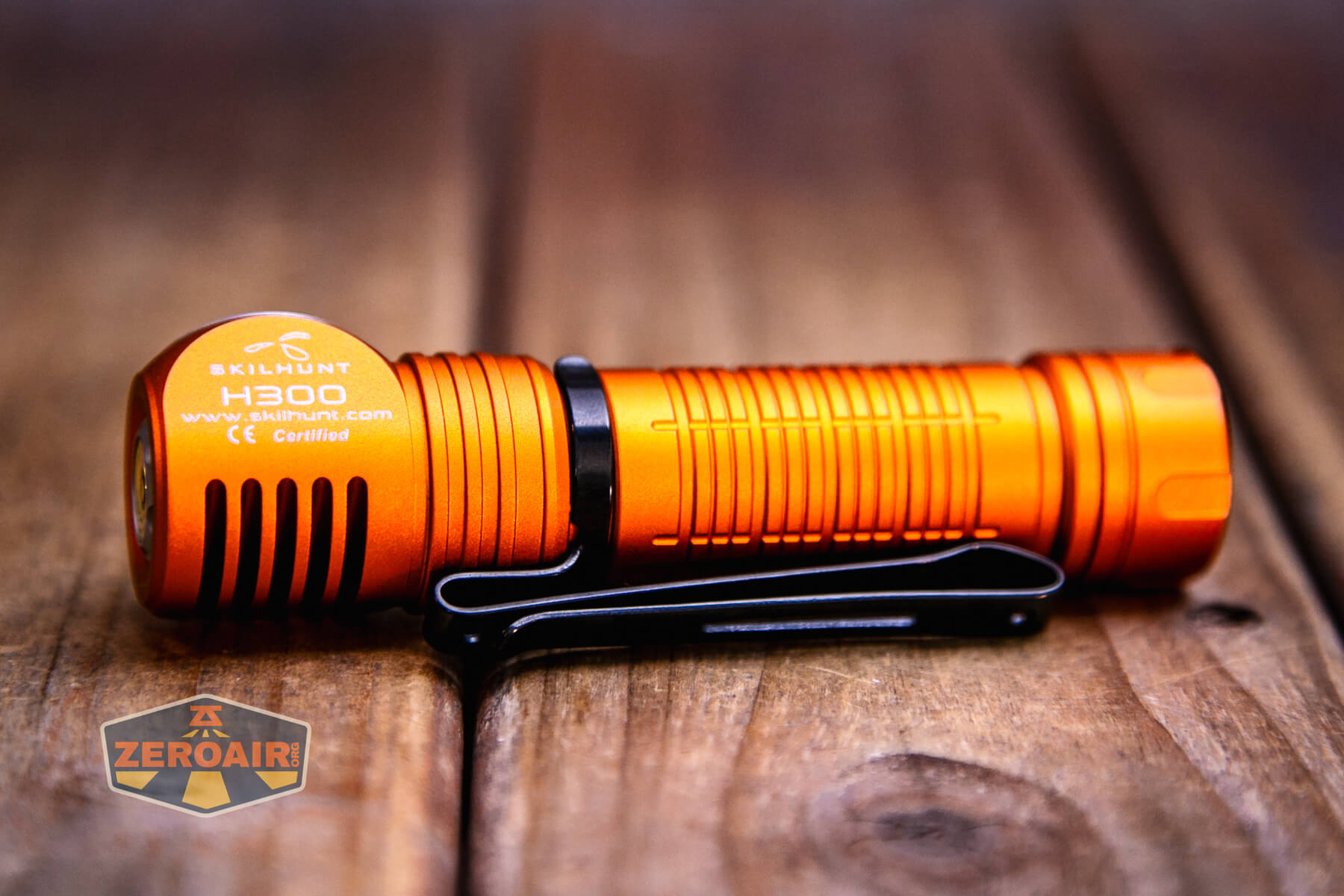 Skilhunt H300R v4 headlamp pocket clip detail