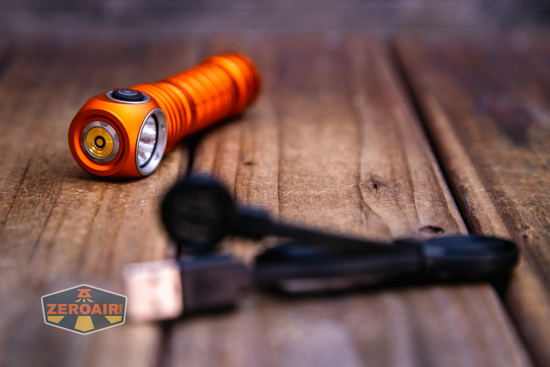 Skilhunt H300R v4 headlamp charging connector on light