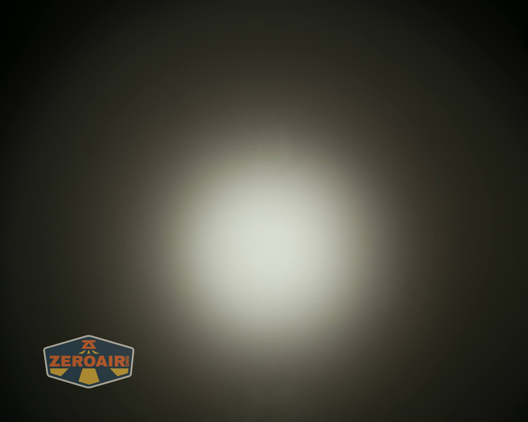 Skilhunt H300R v4 headlamp beamshots on ceiling