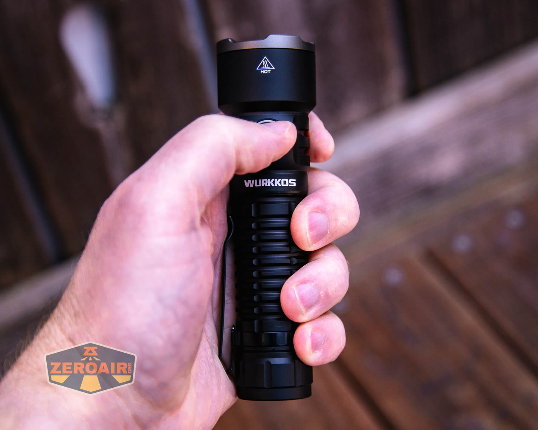 Wurkkos TS28 flashlight in hand