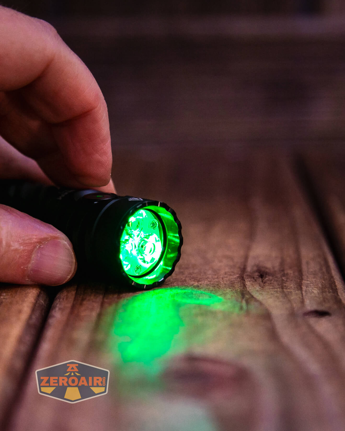 Acebeam EC20 multi-light source edc flashlight green emitter on